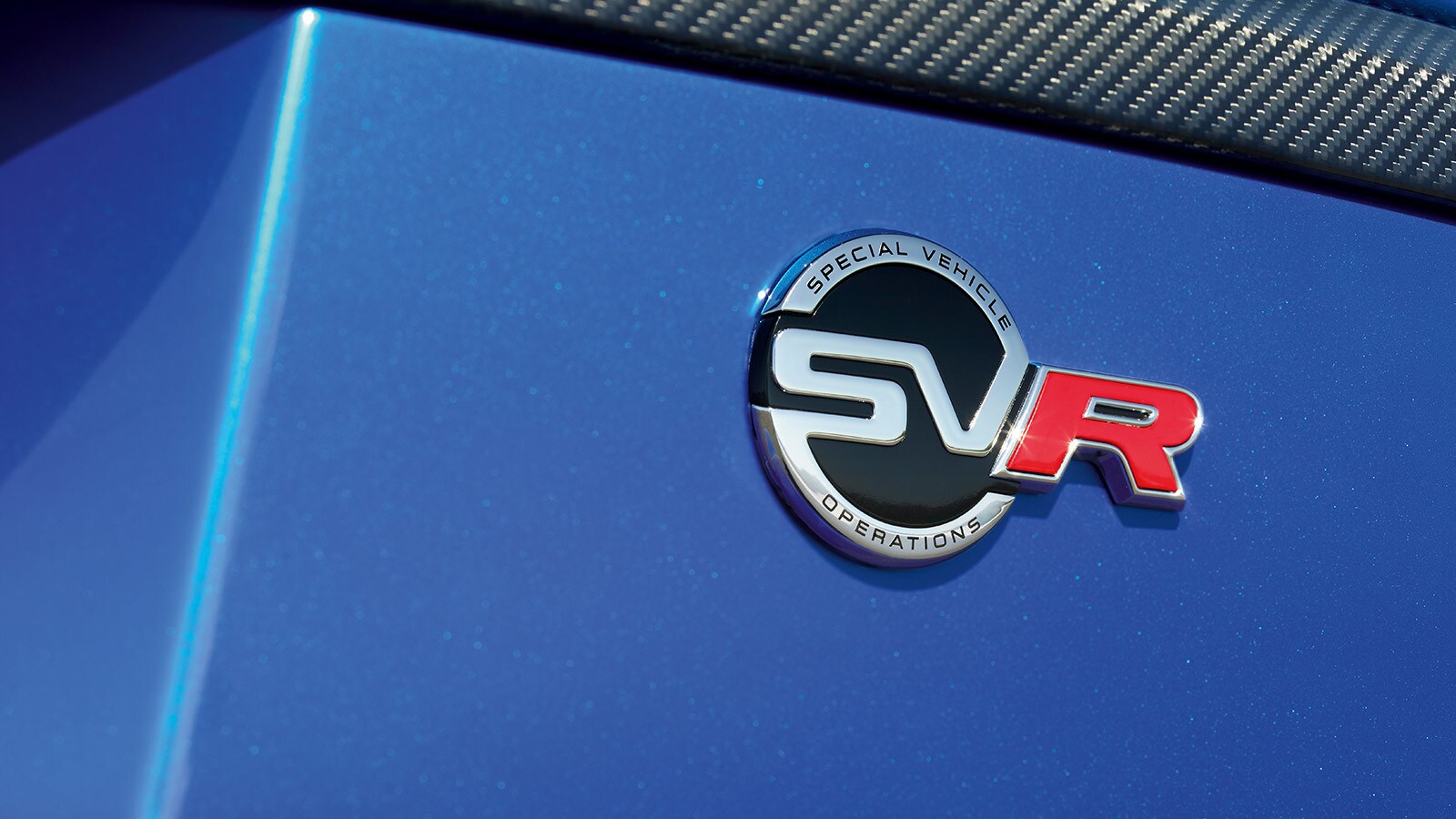 НЕПРЕВЗОЙДЕННЫЕ<br>
СПОРТИВНЫЕ<br>
ВОЗМОЖНОСТИ И<br>
ДИНАМИКА